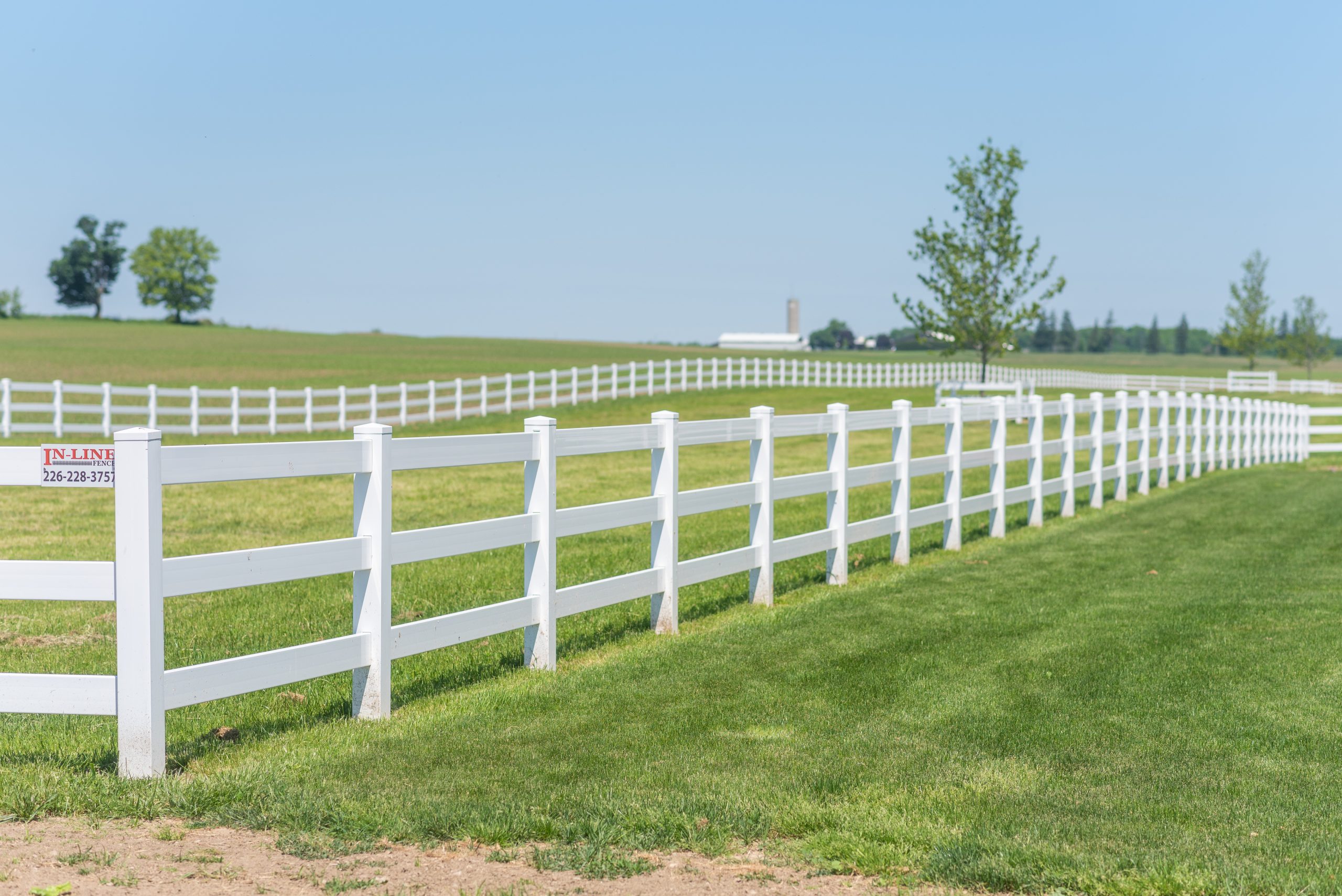 Vinyl fencing - In-Line Fence Premier Fencing Contractor in Ontario